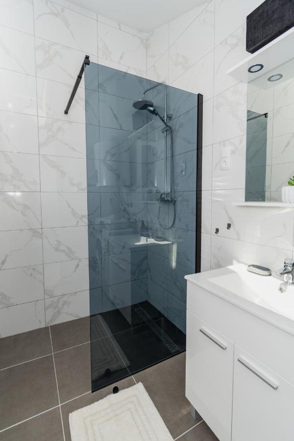 Studio Apartment Harmony Np Krka โลโซวาซ ภายนอก รูปภาพ