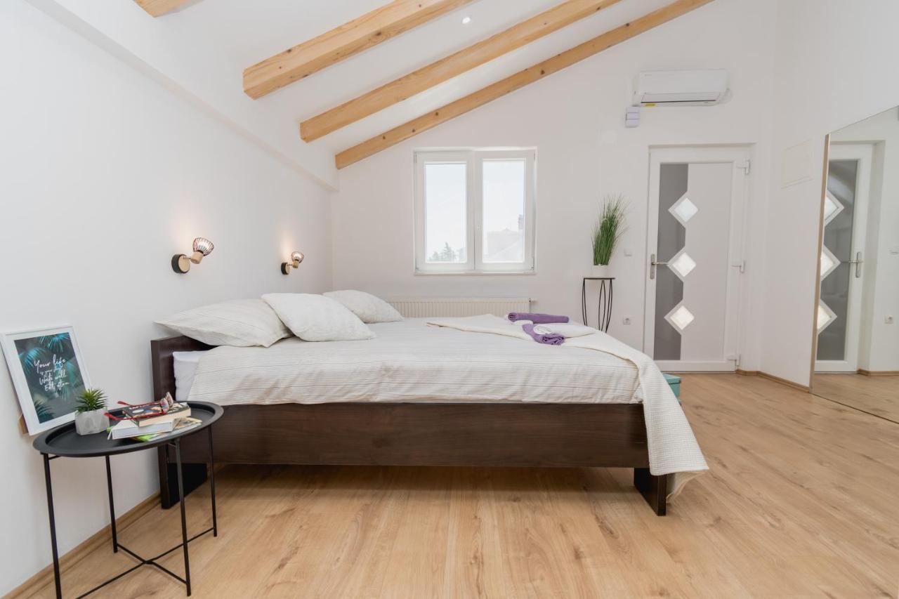 Studio Apartment Harmony Np Krka โลโซวาซ ภายนอก รูปภาพ